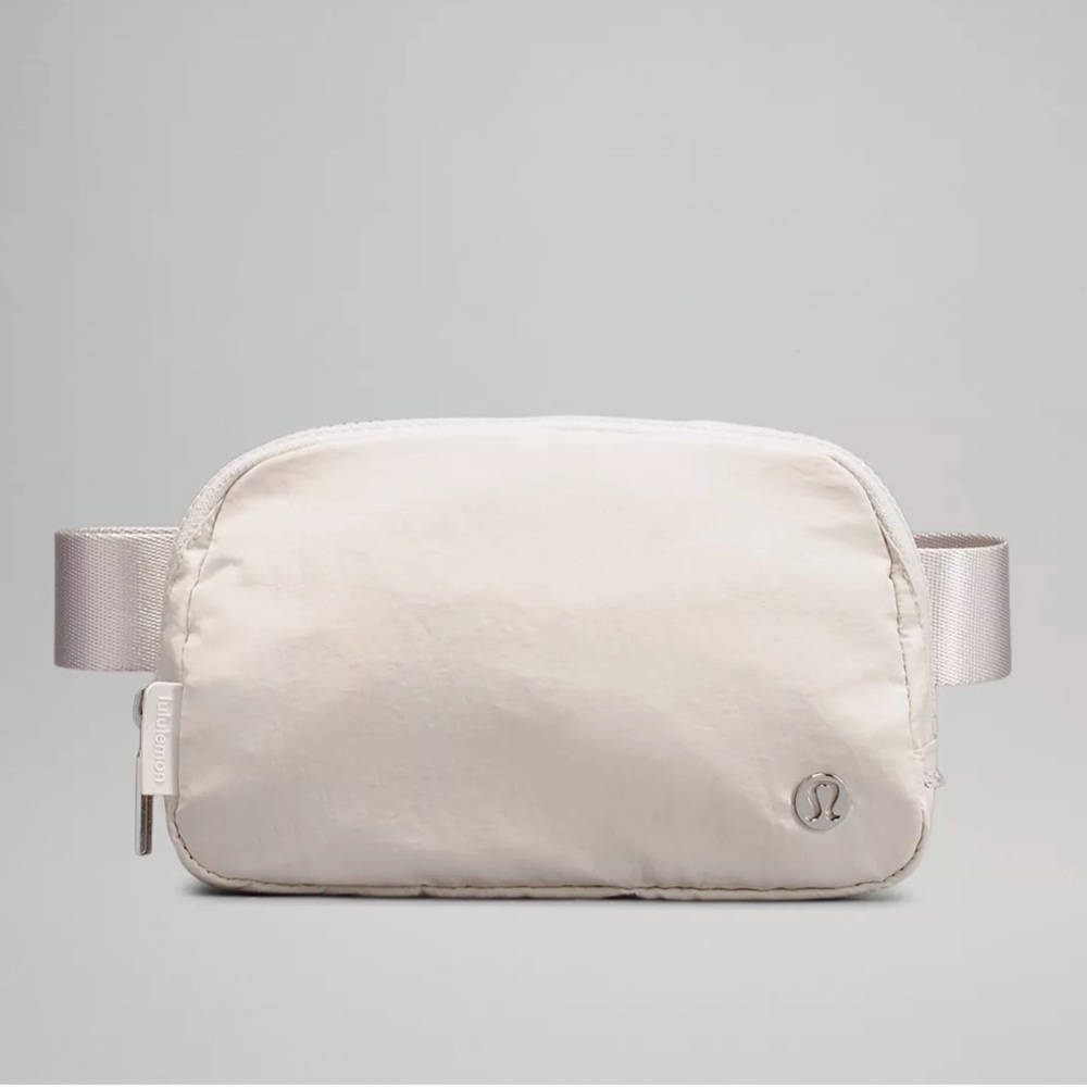 Lululemon Everywhere Belt Bag - White Opal